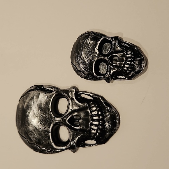 Other - 2 SKULL PIRATE MAGNETS